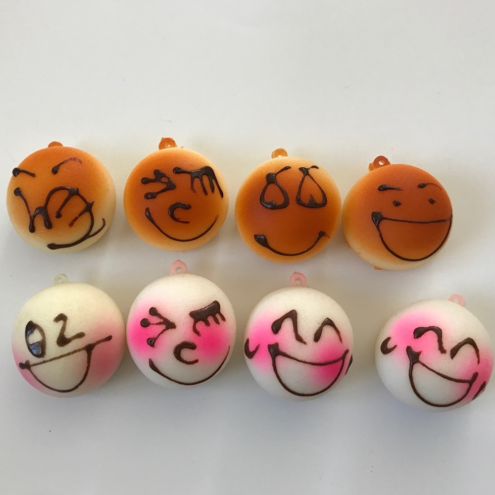 Set of 8 emoji face buns